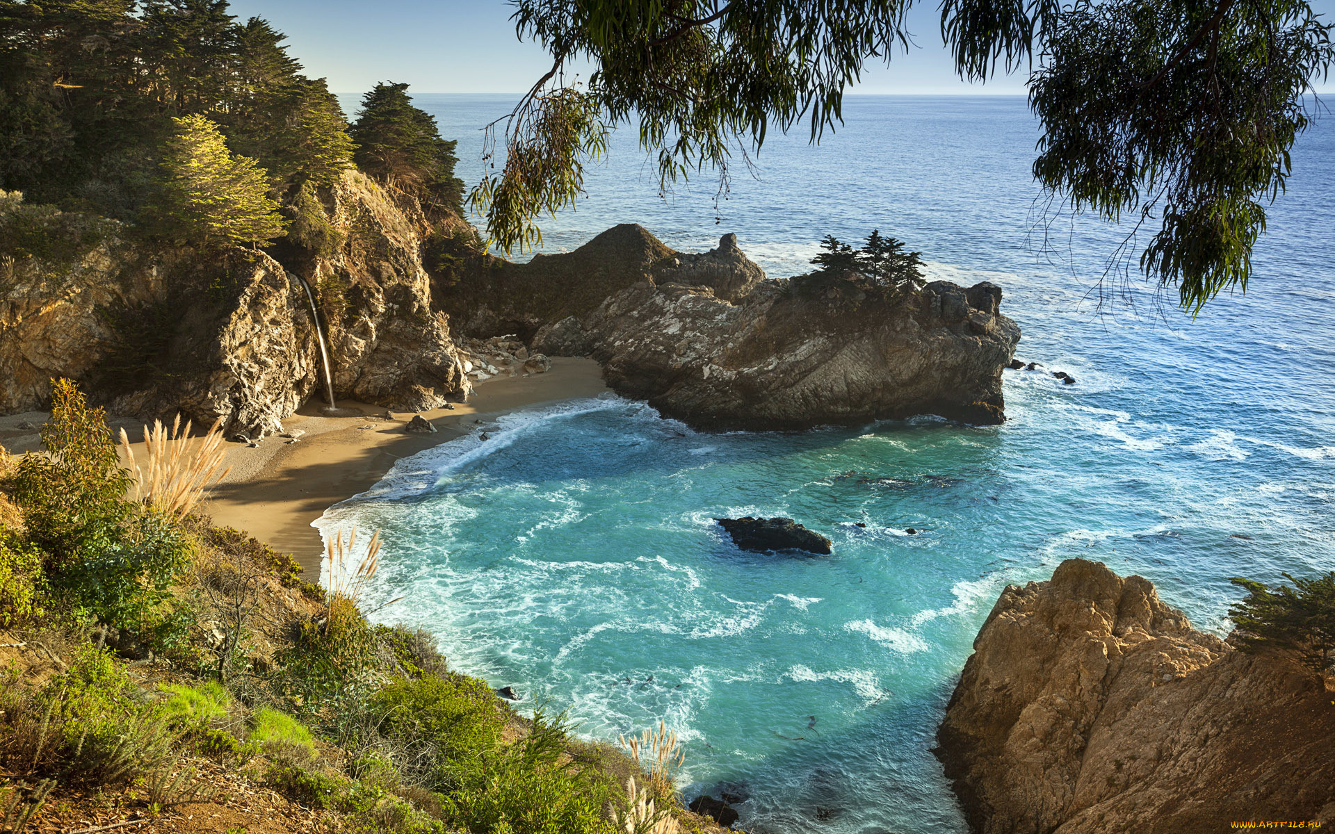 Бесплатные море. Калифорния водопад MCWAY Falls. Море скалы сосны Лазурный берег Франции. Биг сур залив. Морская Лагуна Крым.